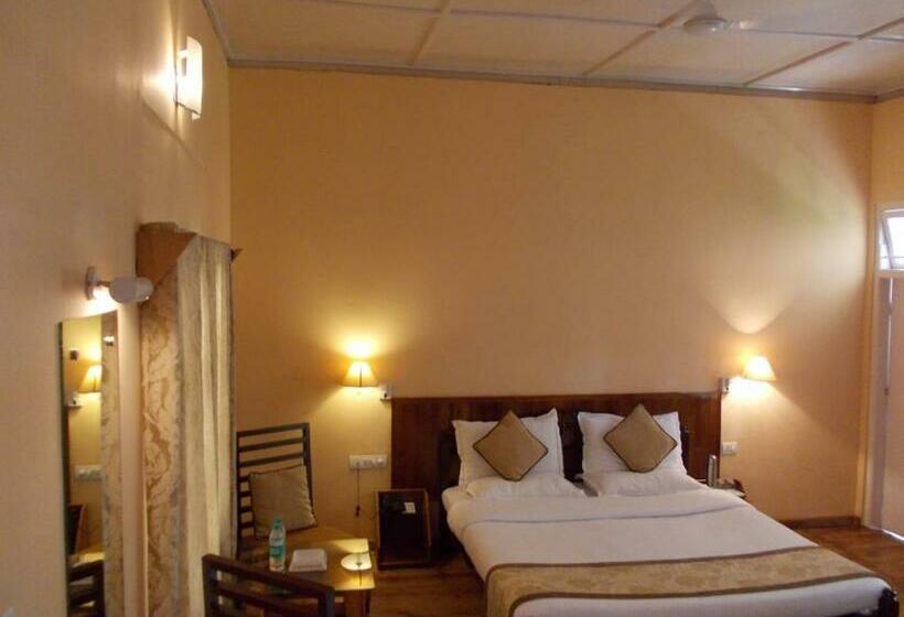 Номер Deluxe, Landmark Hotels,haflong