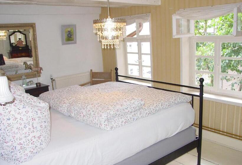 Семейный Номер Совместный Санузел, Robert S Bed & Breakfast