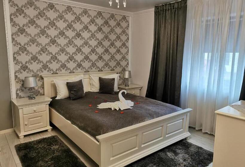 اتاق استاندارد سه نفره, Select House