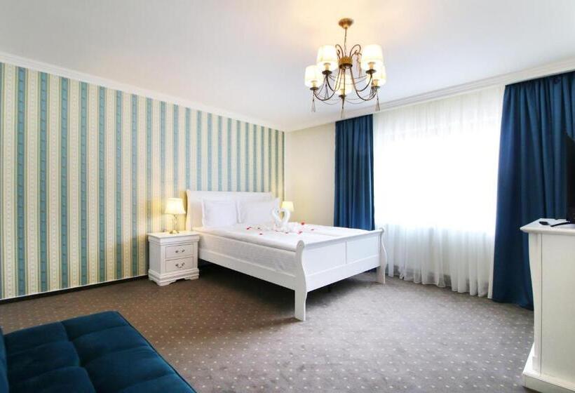 اتاق سوپریور سه تخته, Select House