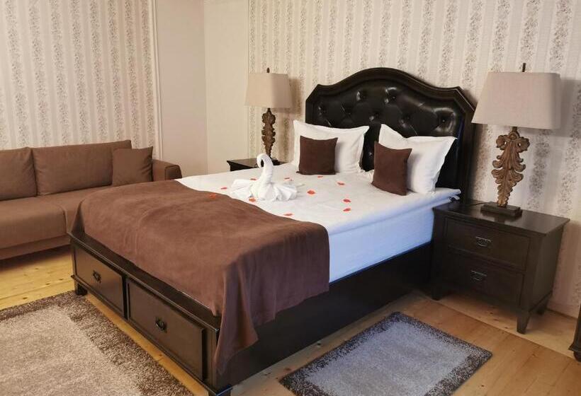 اتاق لوکس سه تخته, Select House