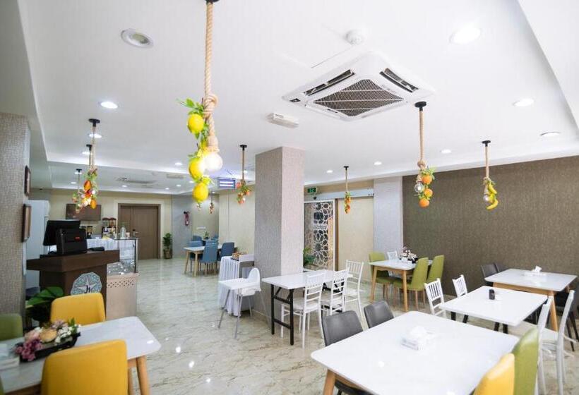 سوییت جونیور لوکس, Diamond Star Hotel فندق النجمة الماسية