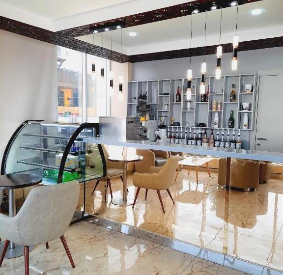 سوییت جونیور لوکس, Diamond Star Hotel فندق النجمة الماسية