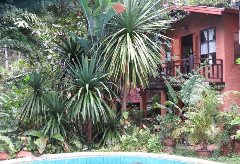 Бунгало Стандарт 2 Спальни, Little Eden Guesthouse