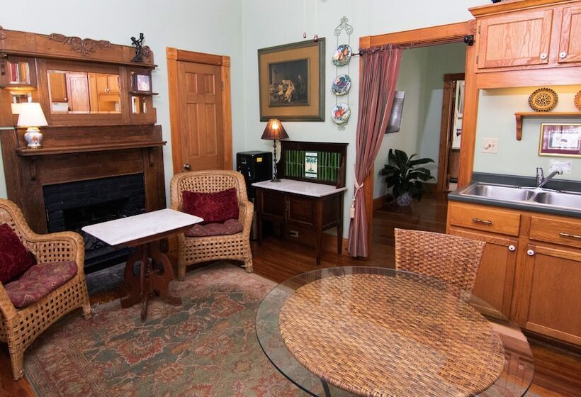 Дом 1 Спальня, Sweetwater Branch Inn