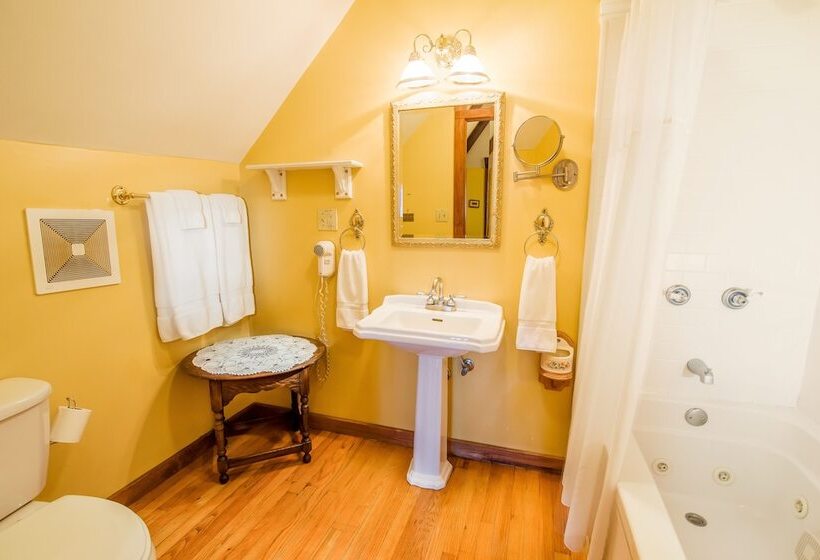 Номер Стандарт, Sweetwater Branch Inn