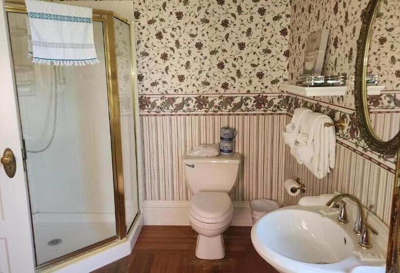 Люкс Deluxe Кровать Кинг, Greystone Manor Bed & Breakfast