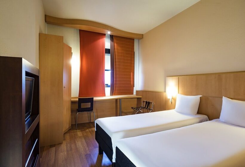اتاق استاندارد با چشم‌انداز شهر, Ibis Astana