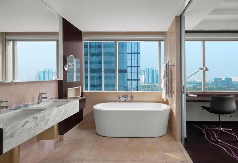 キングサイズベッドのスイートルーム, Le Méridien Saigon