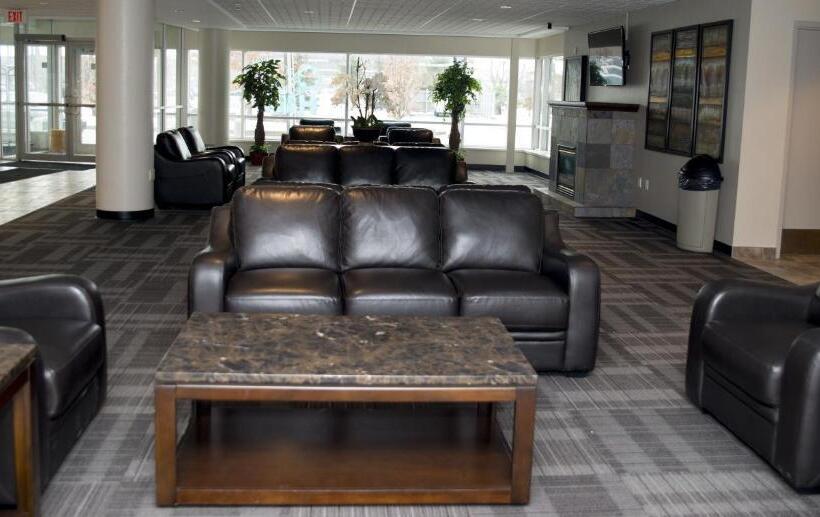 Люкс 2 Спальни, Residence & Conference Centre   Windsor