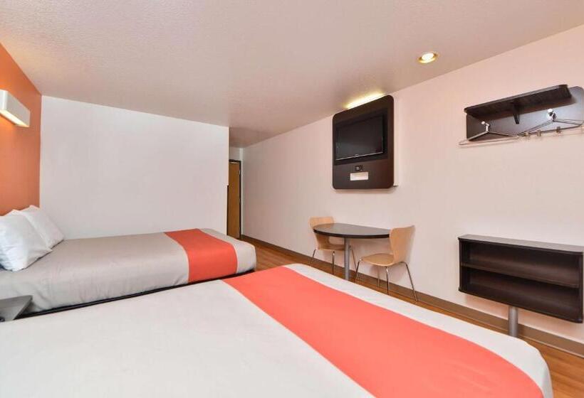 Номер Стандарт, Motel 6meridian, Id  Boise W