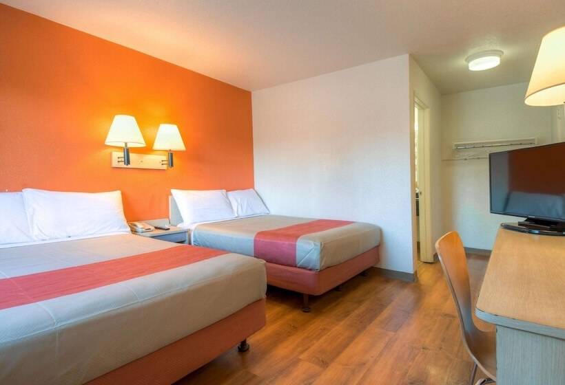 Номер Deluxe, Motel 6san Ysidro, Ca  San Diego  Border