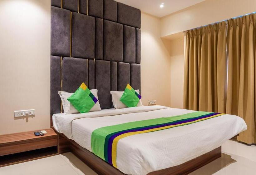 Номер Deluxe, Treebo Blossom   Viman Nagar