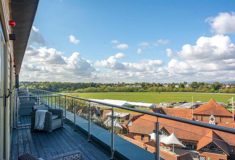Апартаменты Пентхаус 1 Спальня, Roomzzz Chester City
