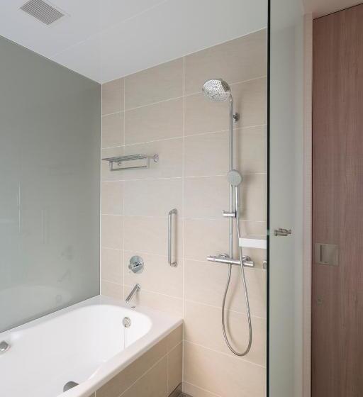 Номер Deluxe, Millennium Mitsui Garden Hotel Tokyo   Ginza