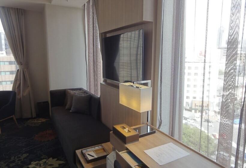 Номер Deluxe, Millennium Mitsui Garden Hotel Tokyo   Ginza