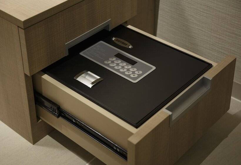 Номер Deluxe, Millennium Mitsui Garden Hotel Tokyo   Ginza