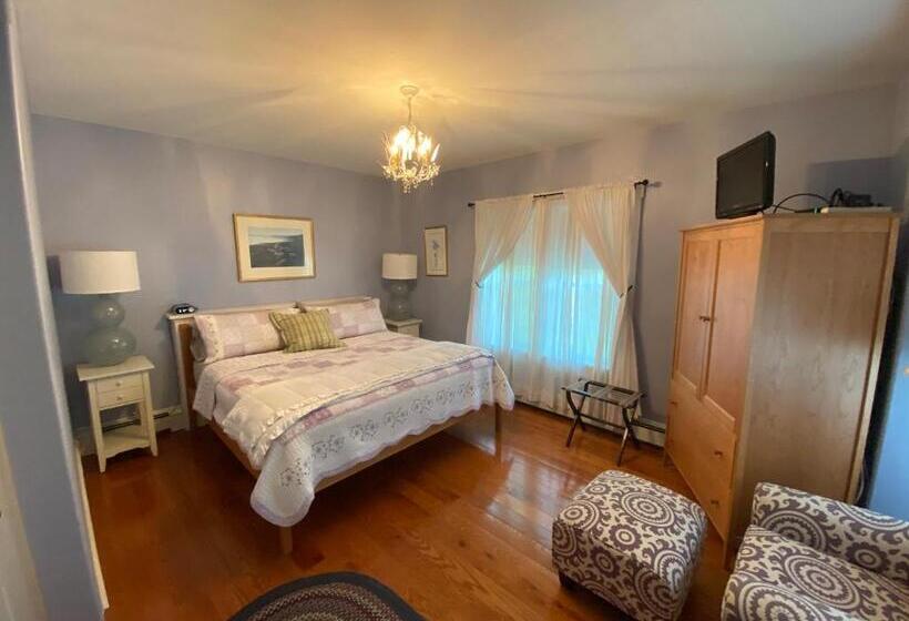 스위트 킹사이즈 침대, James Place Inn Bed And Breakfast