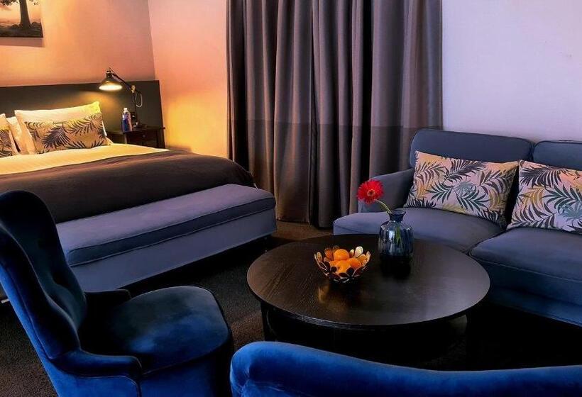 سوئیت با تخت بزرگ, The Oriana Orange   Retro Hotel & Resort