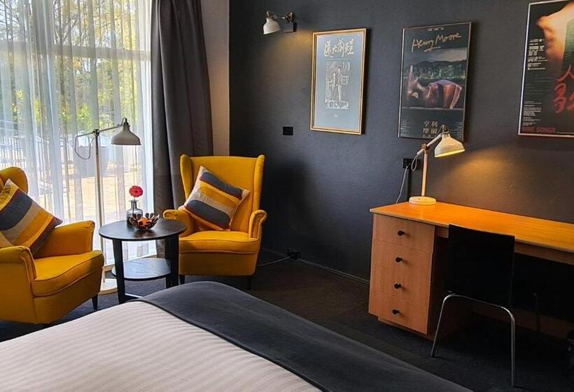 اتاق استاندارد با تخت بزرگ, The Oriana Orange   Retro Hotel & Resort