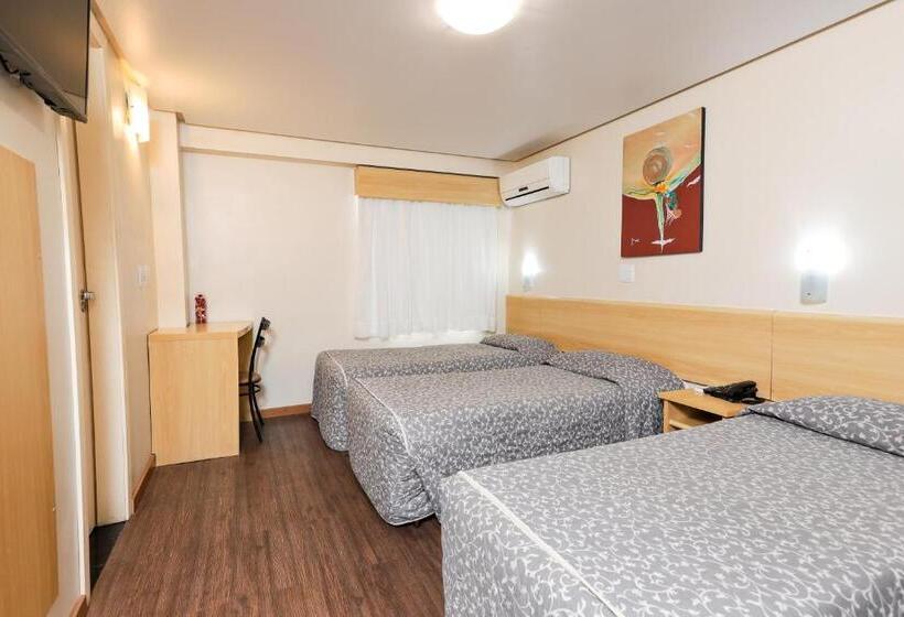 غرفة قياسية ثلاثية, Express Terminal Tur  Rodoviaria Porto Alegre