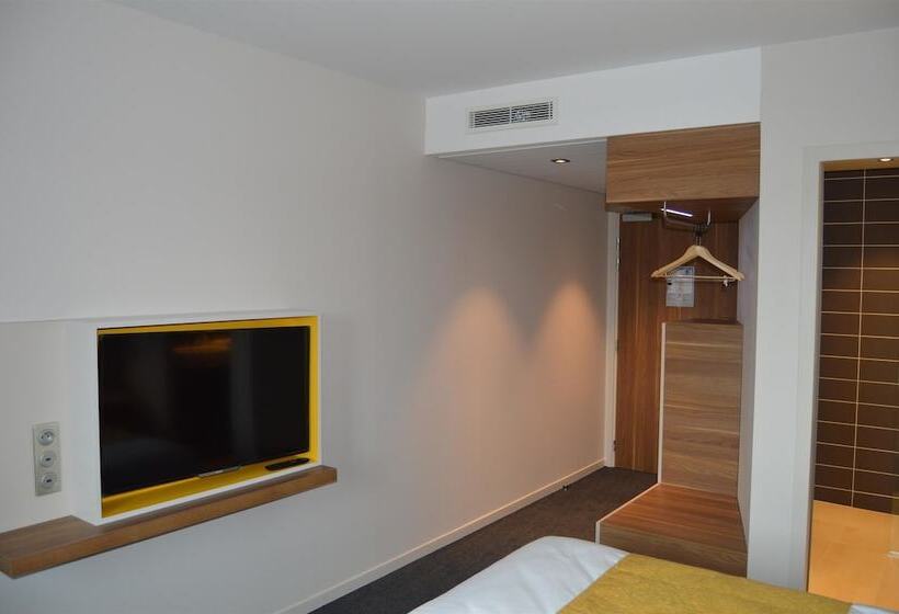 Номер Стандарт, Kyriad Prestige Pau – Palais Des Sports