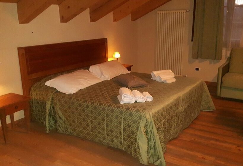 舒适三人间, Maison Cly Hotel & Restaurant