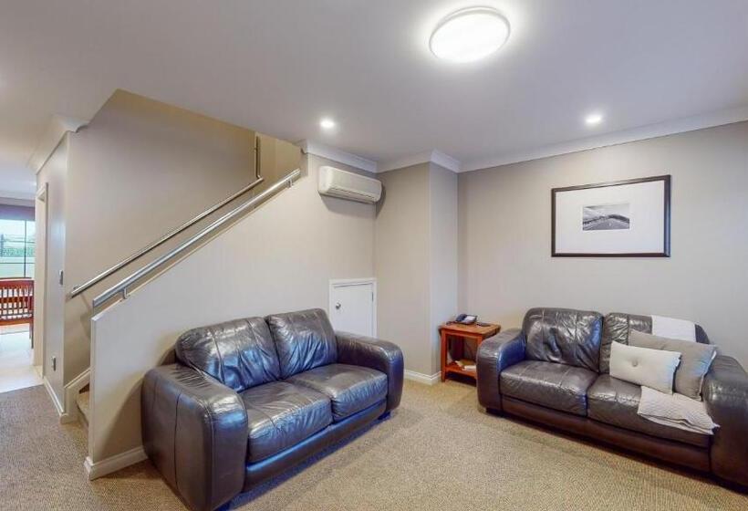 디럭스 스위트 킹 침대, Quantum Lodge Motor Inn