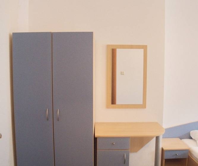 家庭公寓, Daisy Guest House
