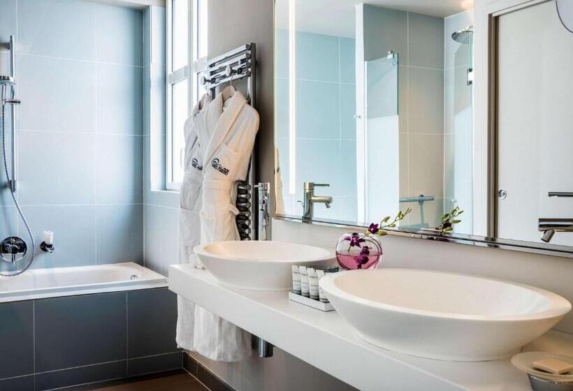 Люкс Кровать Кинг, Cures Marines Hotel & Spa Trouville   Mgallery Collection