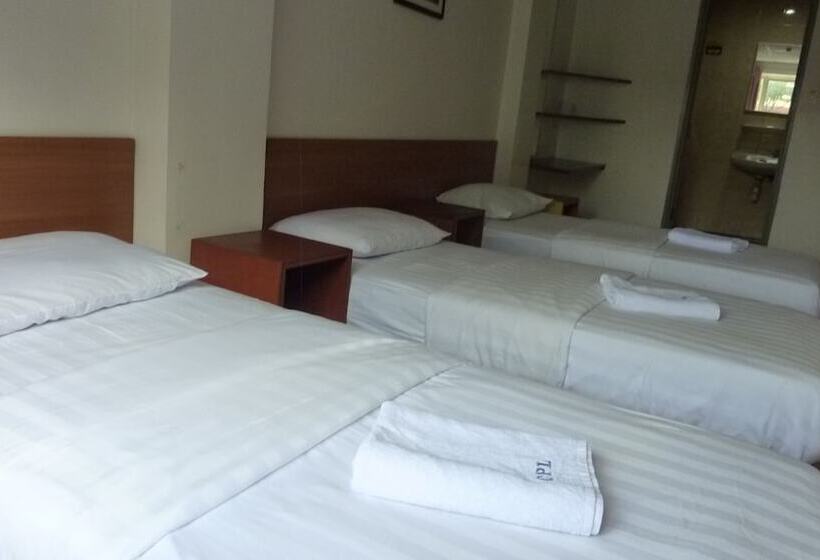 Трехместный Номер Deluxe, City Park Lodge