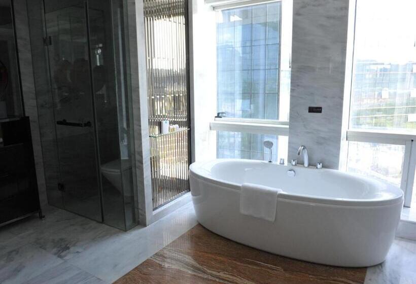 이그제큐티브 스위트, Ramada Plaza Liuzhou Liudong