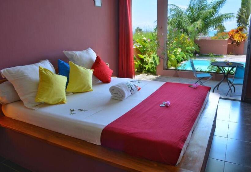 Standardzimmer mit Poolblick, Hôtel Résidence Sarimanok