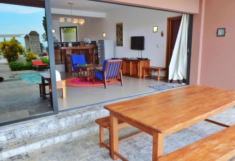 Standardzimmer mit Poolblick, Hôtel Résidence Sarimanok