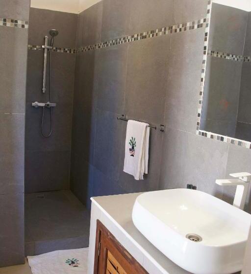 Standardzimmer mit Balkon, Hôtel Résidence Sarimanok