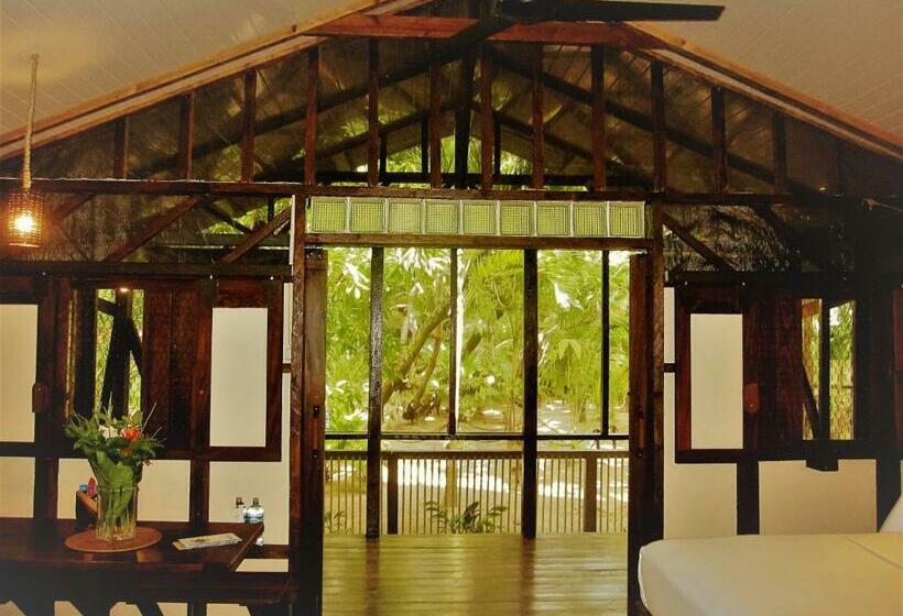 스위트, Little Corn Island Beach And Bungalow