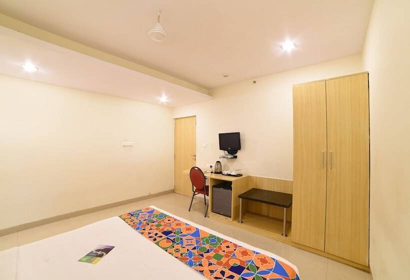 Номер Deluxe, Oriva Vinflora Residency   Jubilee Hills
