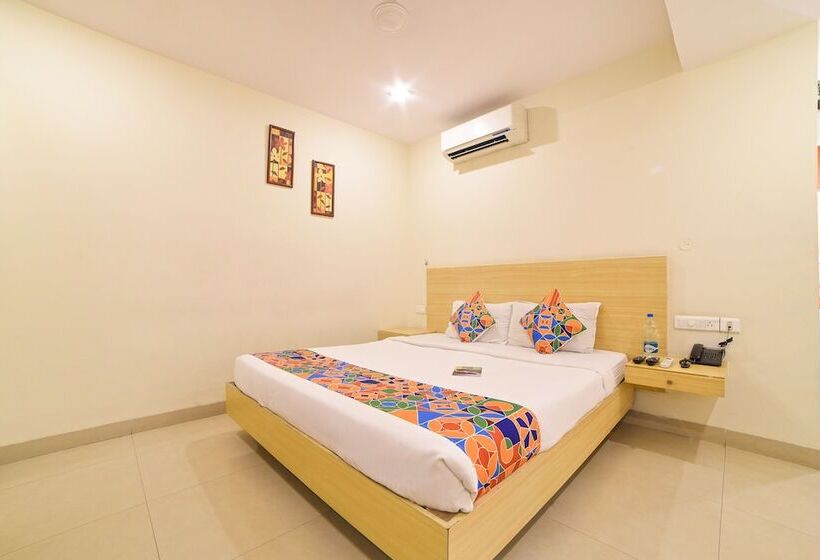 Номер Deluxe, Oriva Vinflora Residency   Jubilee Hills