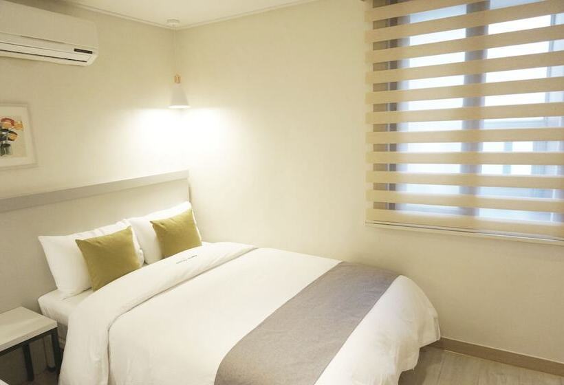 Quarto Estandar, First Stay Myeongdong