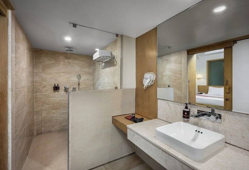 Президентский Люкс, Ginger Kochi Mg Road