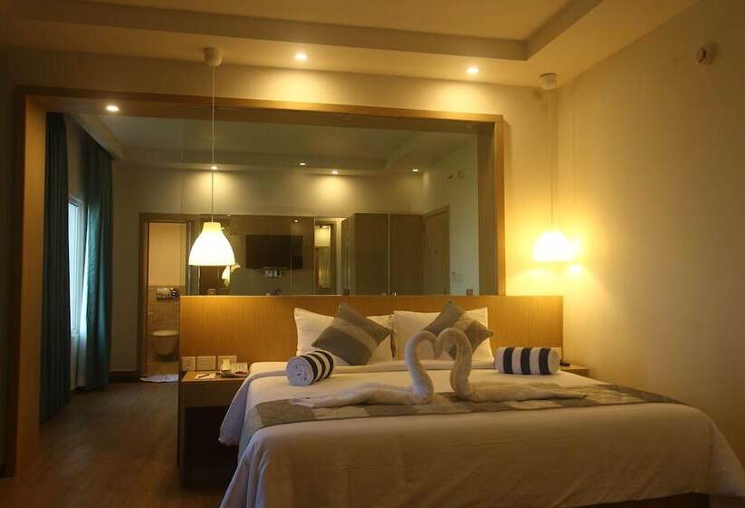 Президентский Люкс, Ginger Kochi Mg Road