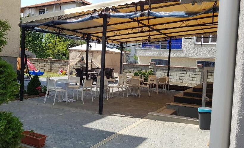 דירת שני חדרים, Mida