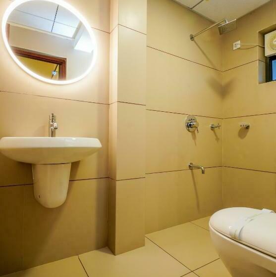 디럭스 룸 킹사이즈 침대, Fern Tree Resort