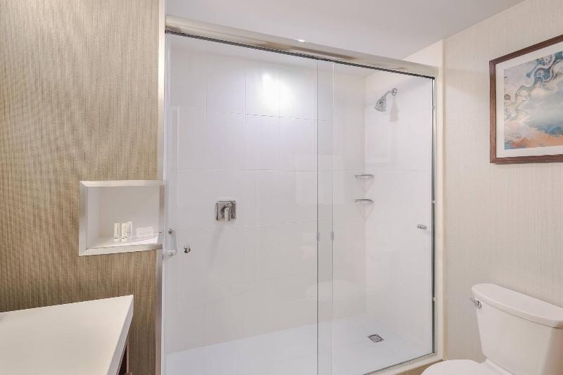 キングサイズベッドのスタンダードルーム, Courtyard By Marriott Saltillo