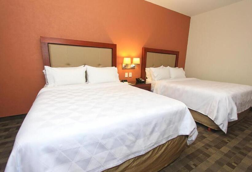 스탠다드 룸, Holiday Inn & Suites Plaza Mayor, An Ihg