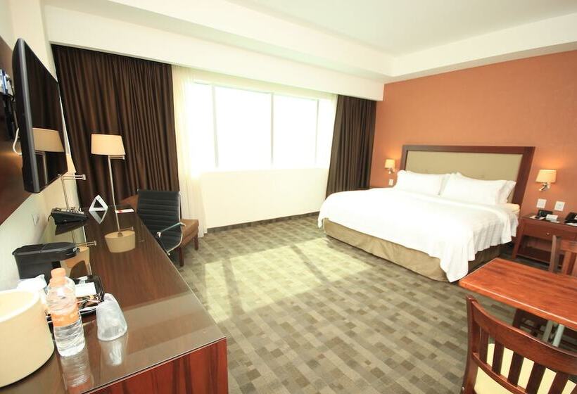 스탠다드 룸, Holiday Inn & Suites Plaza Mayor, An Ihg