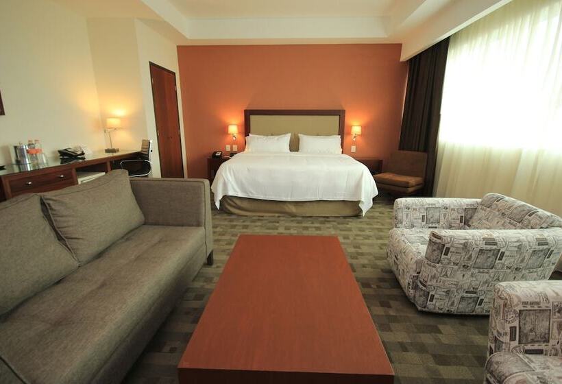 스위트, Holiday Inn & Suites Plaza Mayor, An Ihg