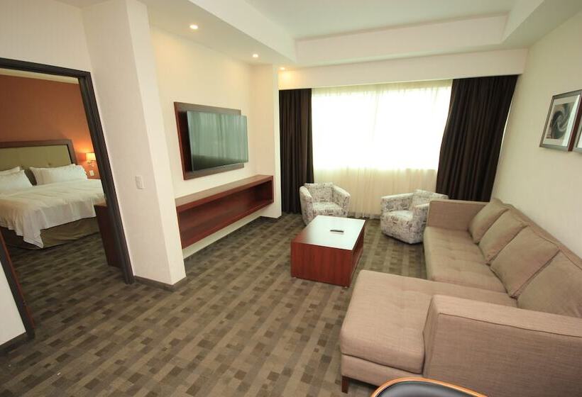 스위트, Holiday Inn & Suites Plaza Mayor, An Ihg