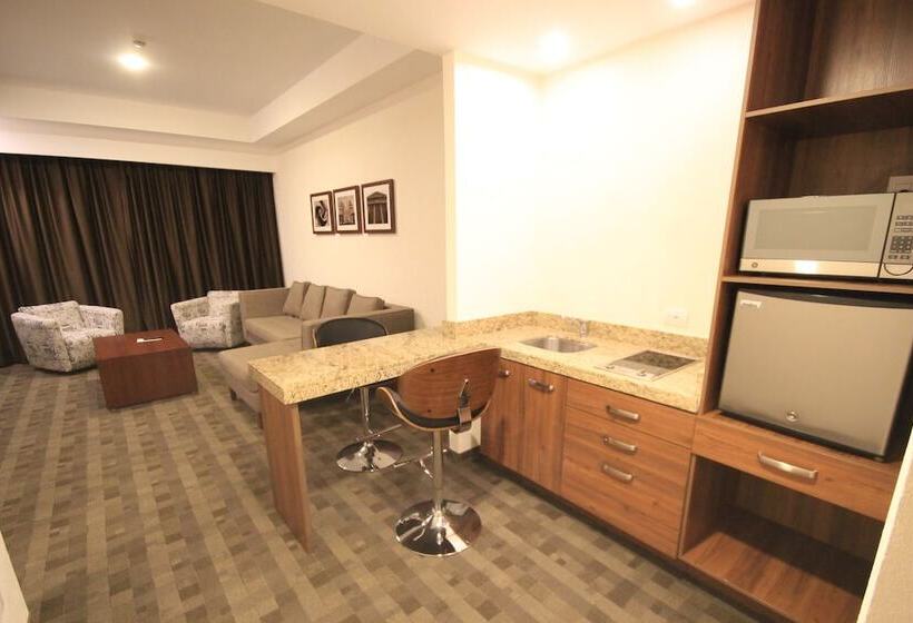 스위트, Holiday Inn & Suites Plaza Mayor, An Ihg