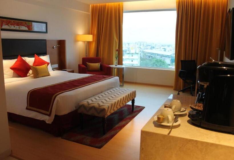 Номер Deluxe, Mercure Hyderabad Kcp Banjara Hills, An Accor